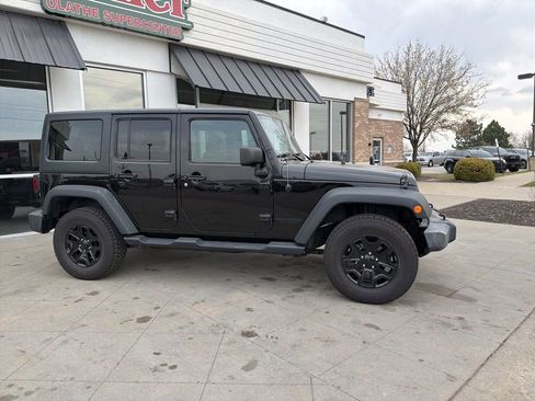 Used 2018 Jeep Wrangler Unlimited Sport image 4