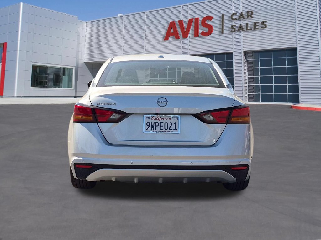 Used 2025 Nissan Altima 2.5 SV FWD image 7