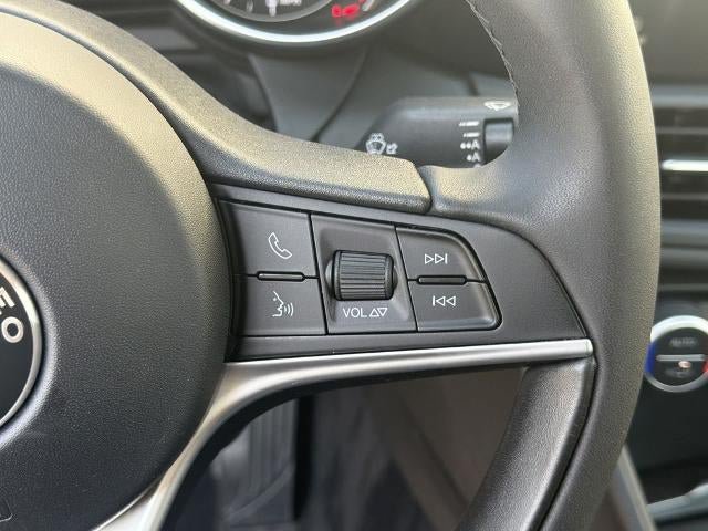 Used 2017 Alfa Romeo Giulia Ti AWD/4WD image 25