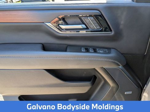 Used 2025 GMC Yukon Denali image 14