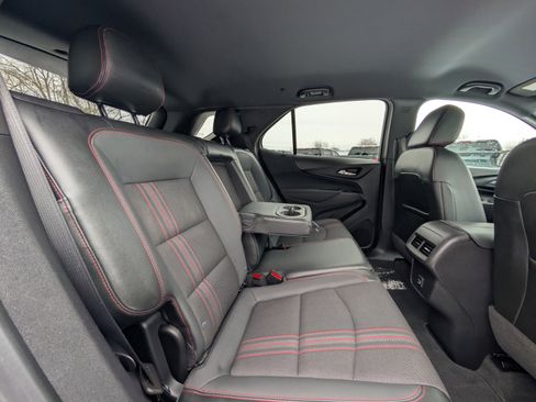 Used 2023 Chevrolet Equinox RS image 39