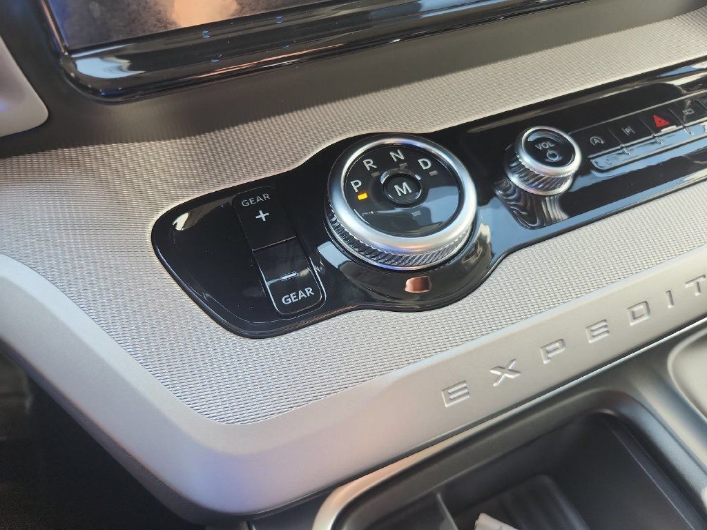 New 2027 Ford Expedition Active RWD image 24