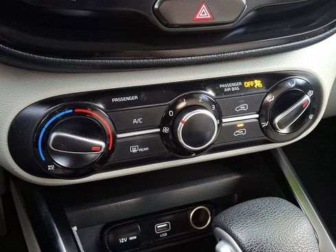 Certified 2022 Kia Soul LX image 15