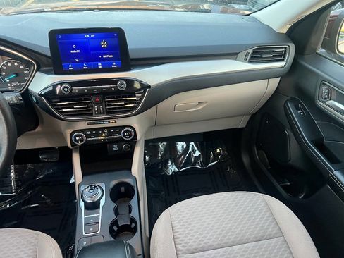 Used 2021 Ford Escape SE image 30