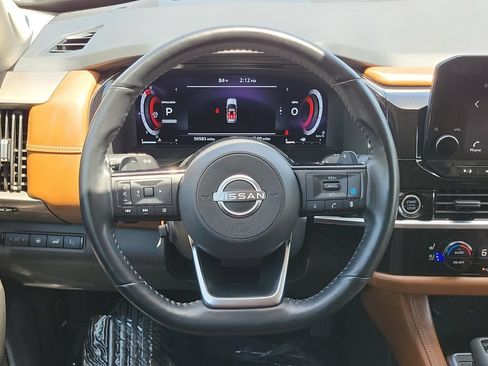 Certified 2024 Nissan Pathfinder Platinum FWD image 23