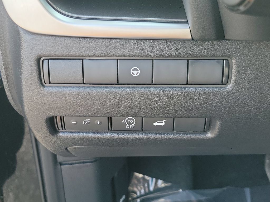 Certified 2026 Nissan Rogue SV AWD/4WD image 31