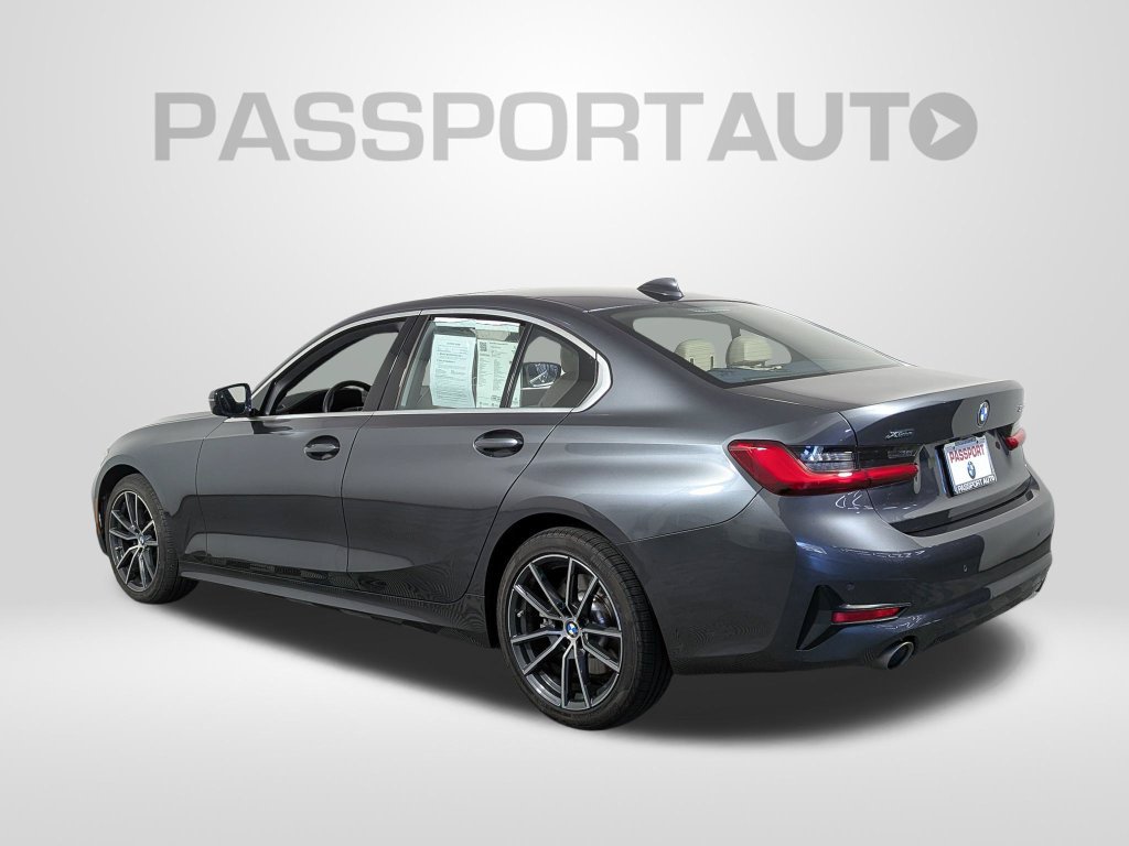 Used 2019 BMW 330i xDrive Sedan w/ Premium Package AWD/4WD image 3