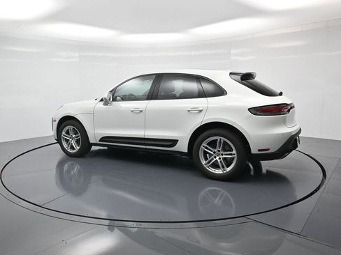 Used 2023 Porsche Macan Turbo image 3