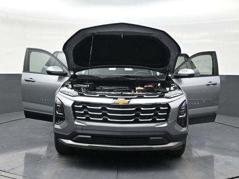 Used 2025 Chevrolet Equinox LT w/ Safety and Technology Package FWD image 34