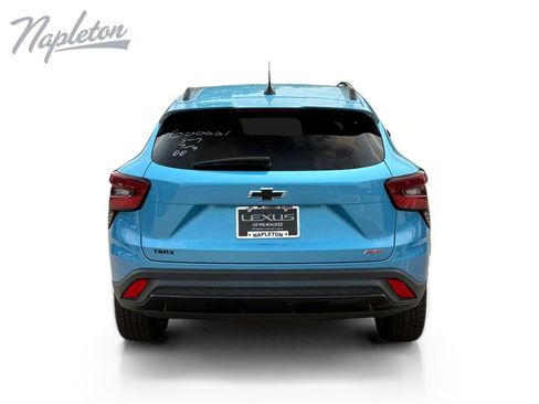 Used 2025 Chevrolet Trax RS w/ Sunroof Package FWD image 4