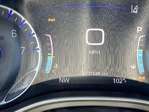 Used 2021 Chrysler Pacifica Touring-L FWD image 8