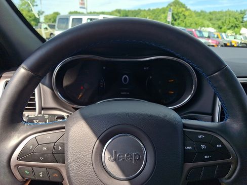 Used 2019 Jeep Grand Cherokee Laredo AWD/4WD image 20