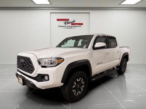 Used 2021 Toyota Tacoma TRD Off-Road w/ Technology Package AWD/4WD image 3