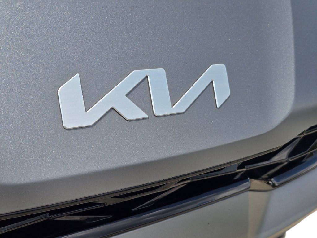 Certified 2025 Kia K5 GT-Line w/ GT-Line Premium Package FWD image 5