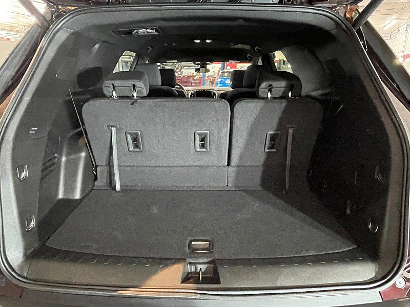 Used 2023 Chevrolet Traverse LT FWD image 6