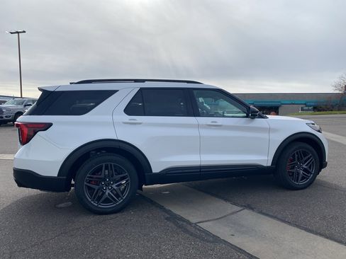 New 2026 Ford Explorer ST image 19