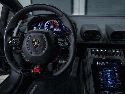 Used 2020 Lamborghini Huracan EVO image 46