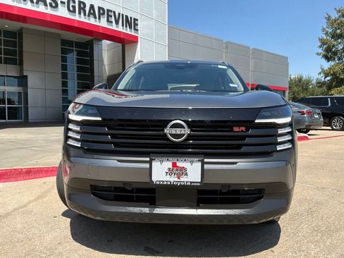Used 2026 Nissan Kicks SR FWD image 3
