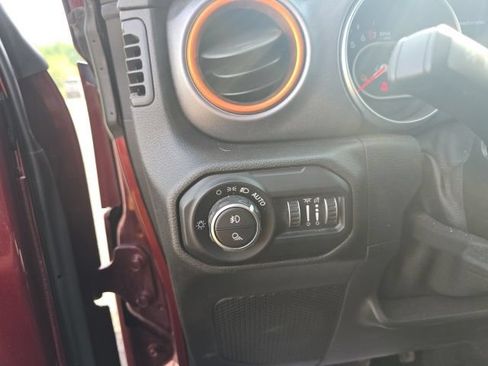 Used 2021 Jeep Gladiator Mojave AWD/4WD image 18