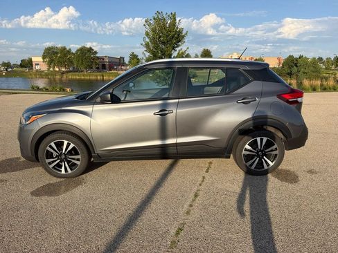 Used 2020 Nissan Kicks SV FWD image 9