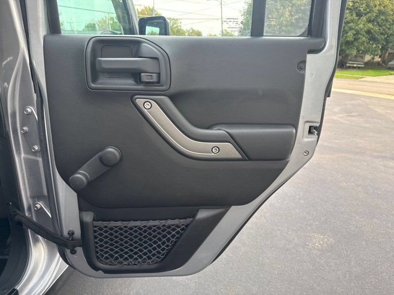Used 2016 Jeep Wrangler Unlimited Sport w/ Connectivity Group AWD/4WD image 19