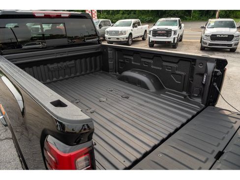 New 2026 GMC Sierra 2500 Denali w/ Denali Reserve Package AWD/4WD image 36