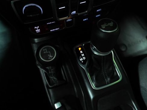 Used 2024 Jeep Wrangler Unlimited Sport AWD/4WD image 20