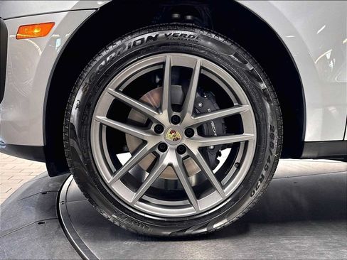 Used 2026 Porsche Macan AWD/4WD image 13