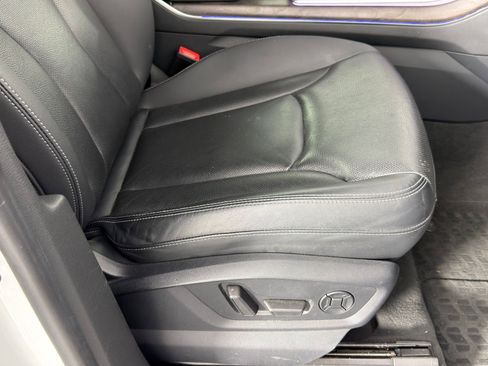 Used 2020 Audi Q8 Premium Plus w/ Premium Plus Package image 34