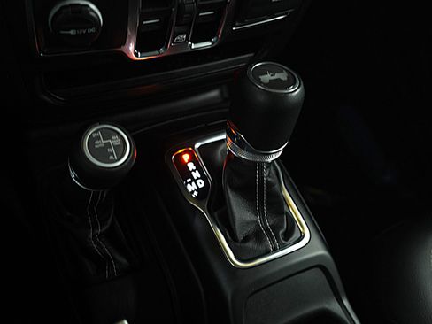 Used 2023 Jeep Wrangler Unlimited Sahara w/ Cold Weather Group image 24