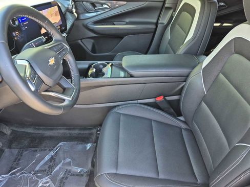 Used 2024 Chevrolet Blazer EV LT AWD/4WD image 15