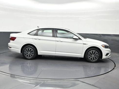 Used 2019 Volkswagen Jetta SEL w/ Cold Weather Package FWD image 7
