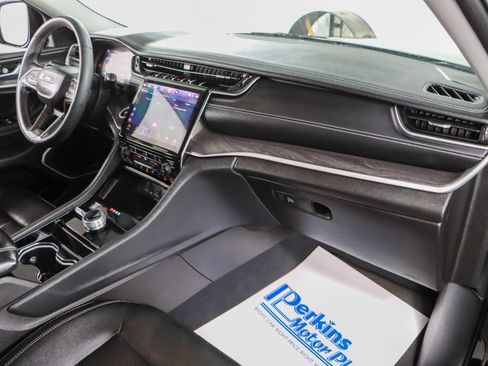 Used 2023 Jeep Grand Cherokee L Limited AWD/4WD image 28