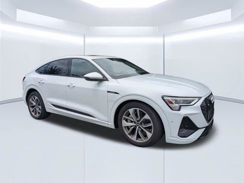 Used 2021 Audi e-tron Premium Plus w/ Premium Plus Package AWD/4WD image 2