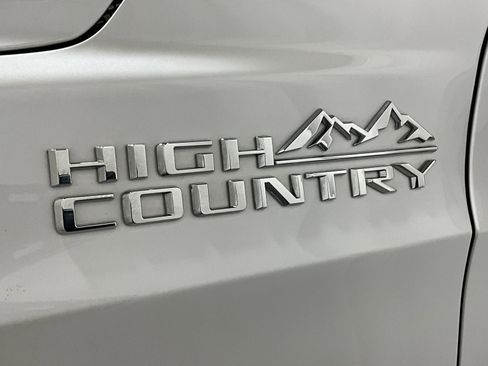 Used 2024 Chevrolet Suburban High Country w/ Max Trailering Package AWD/4WD image 10