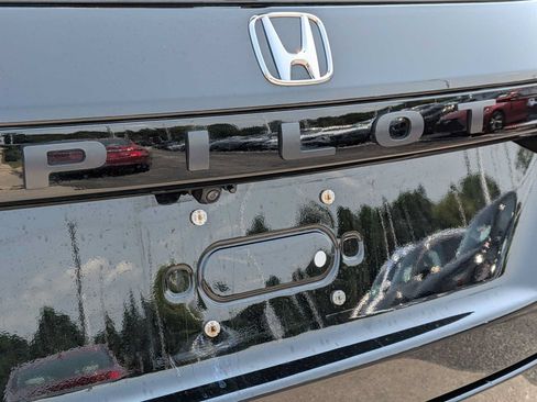 Certified 2025 Honda Pilot EX-L image 11