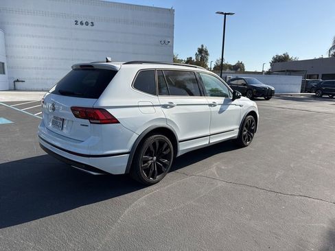 Used 2021 Volkswagen Tiguan SE R-Line AWD/4WD image 3