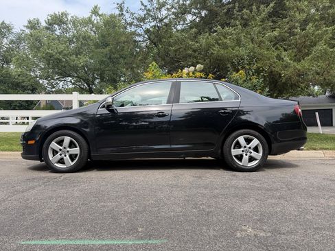 Used 2008 Volkswagen Jetta SE FWD image 3