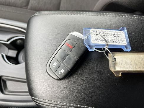 Used 2024 Dodge Durango SXT image 22