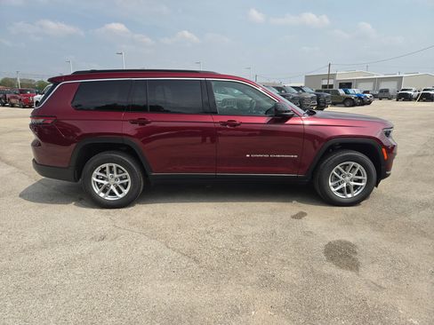 New 2026 Jeep Grand Cherokee L 2WD image 2