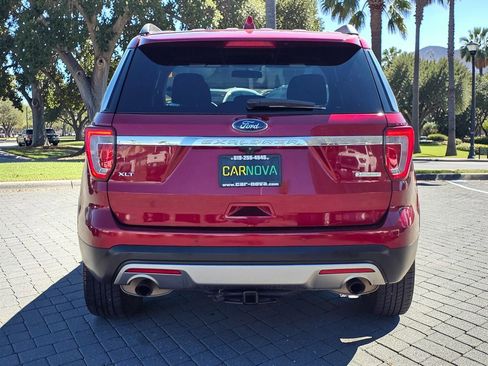Used 2017 Ford Explorer XLT image 6
