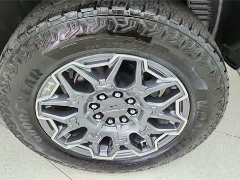 Used 2024 GMC Hummer EV 3X w/ LPO, Illumination Package image 57