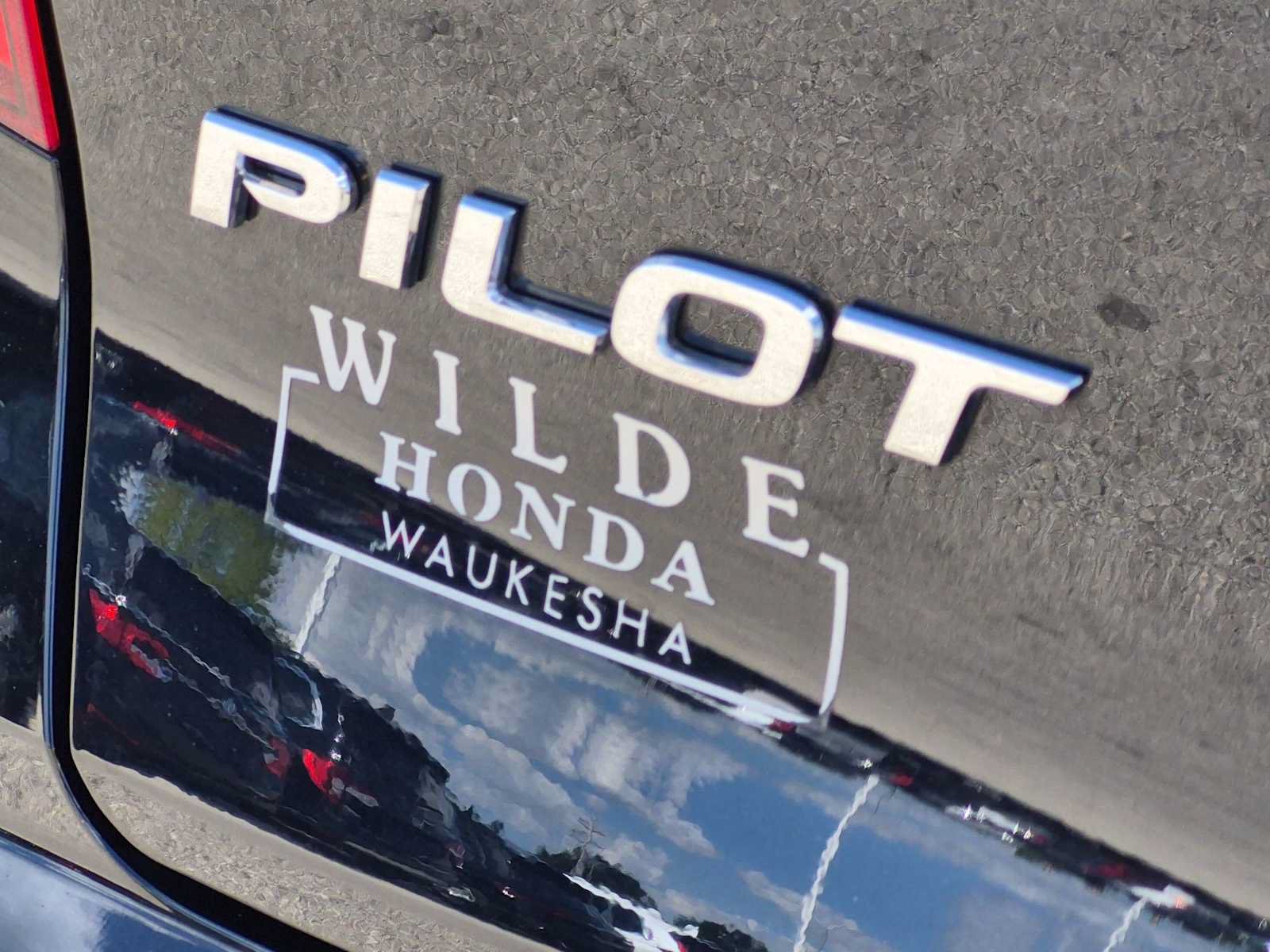 Used 2017 Honda Pilot Elite image 11