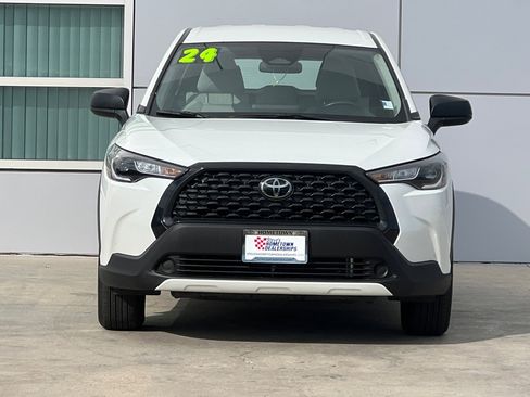 Certified 2024 Toyota Corolla Cross L image 6