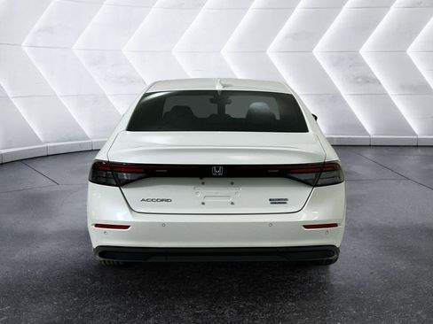 Used 2024 Honda Accord Touring image 5