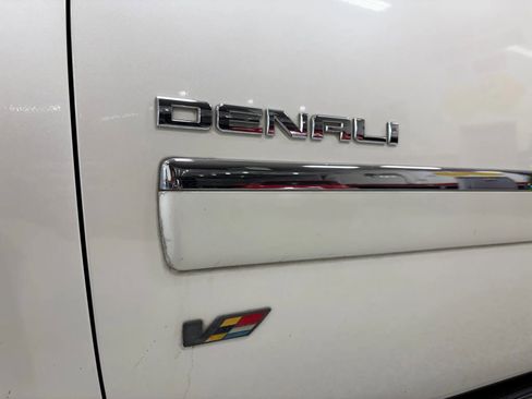 Used 2012 GMC Yukon XL Denali image 19