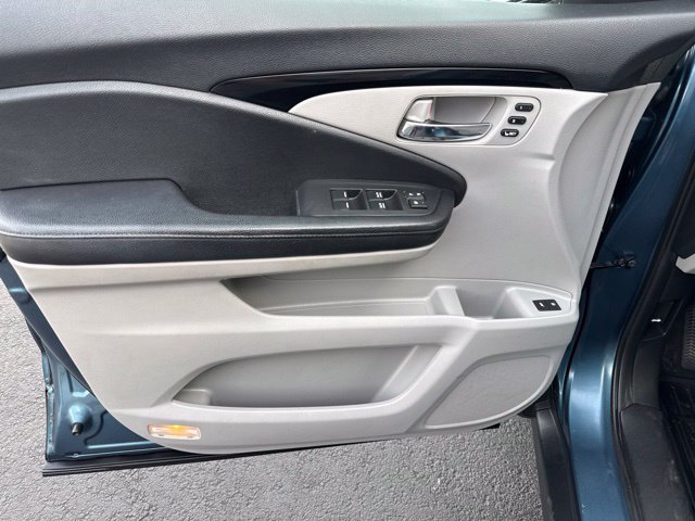 Used 2017 Honda Pilot Touring image 24