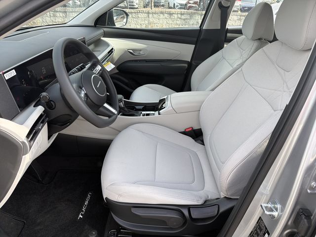 Certified 2026 Hyundai Tucson SE FWD image 11