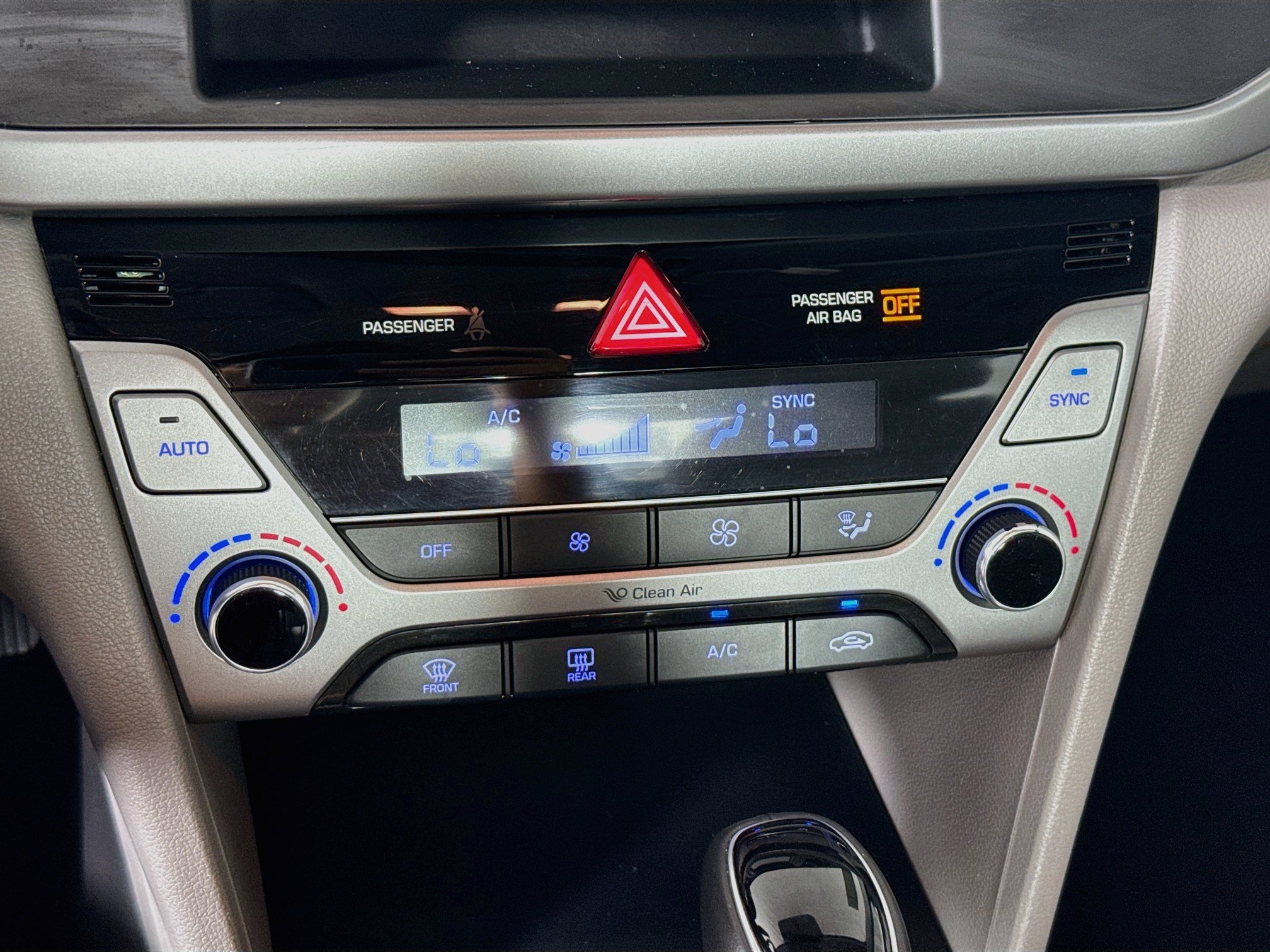 Used 2017 Hyundai Elantra Limited FWD image 17