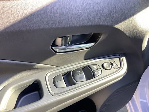 Used 2025 Nissan Versa SV w/ Trunk Package image 23